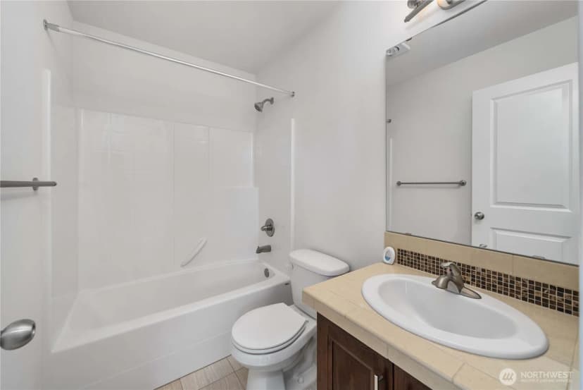 Property photo for 6558 High Point Drive Sw, Seattle photo 13