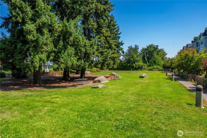 Property photo for 6558 High Point Drive Sw, Seattle photo 2