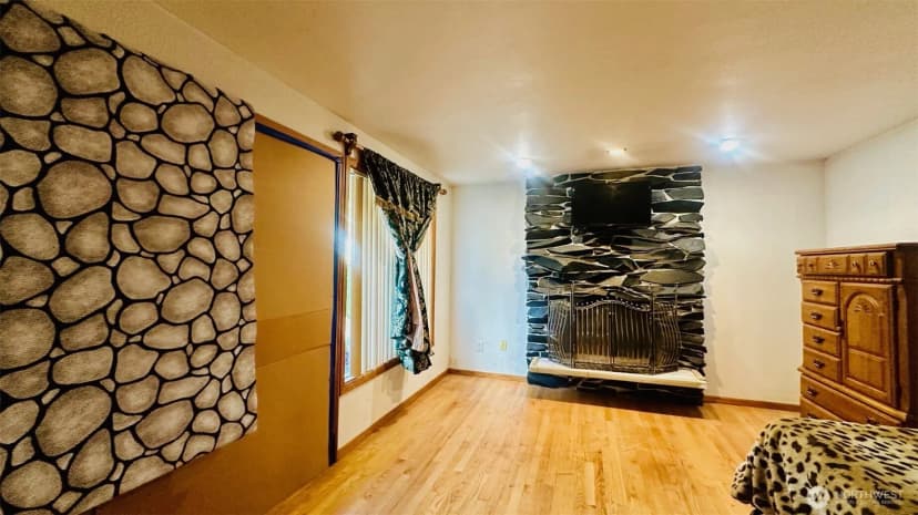 Property photo for 12238 4th Avenue Nw, Seattle photo 12