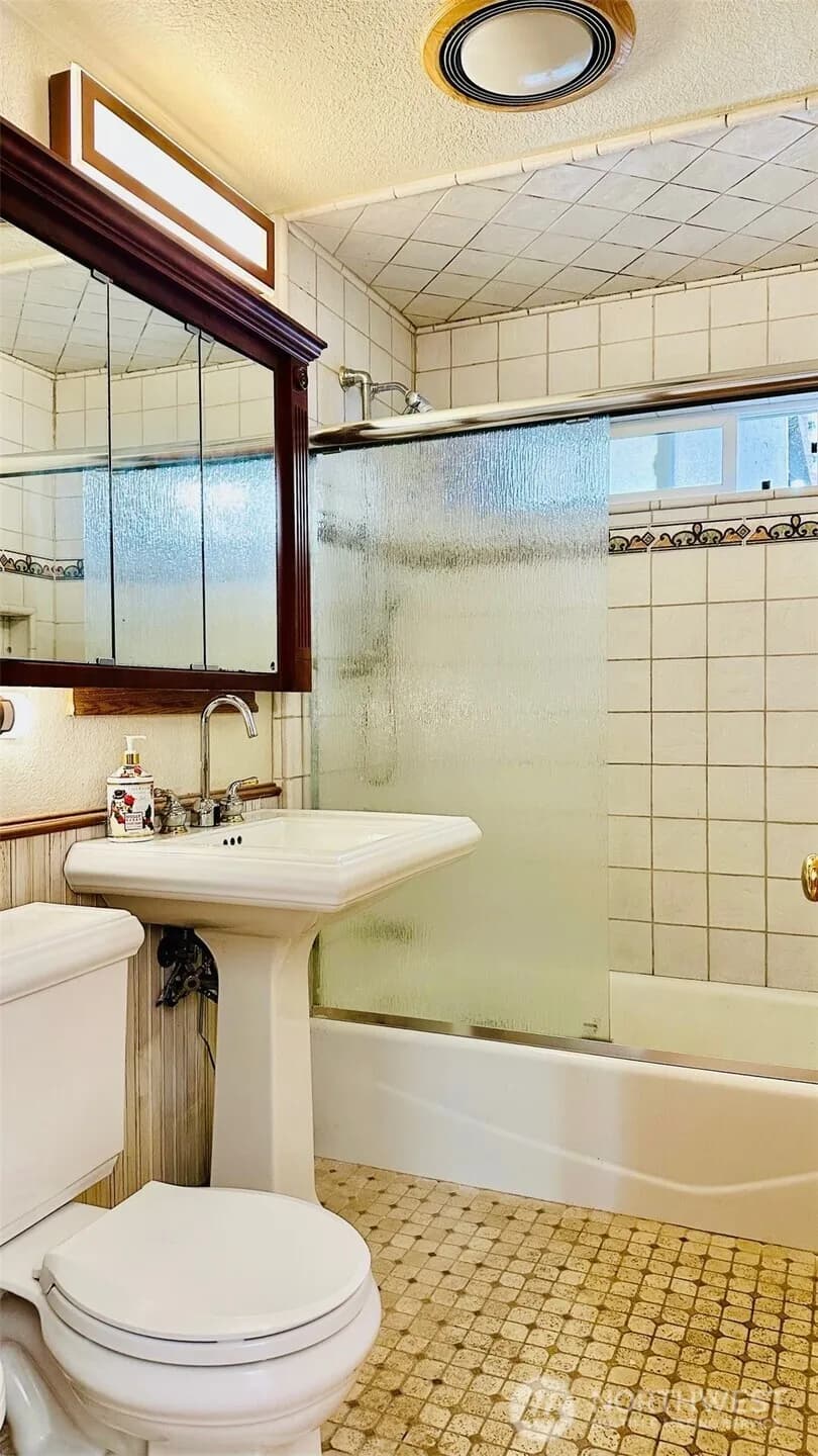 Property photo for 12238 4th Avenue Nw, Seattle photo 10