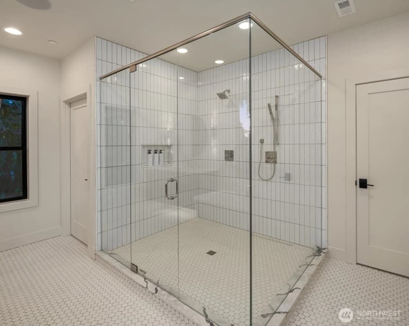 Property photo for 5837 112th Place Ne, Kirkland photo 22