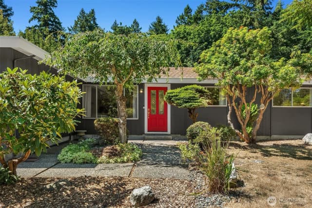 Property photo for 23717 107th Avenue Sw, Vashon photo 2