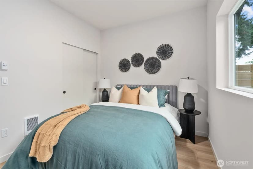 Property photo for 7711 34th Avenue Sw #b, Seattle photo 17