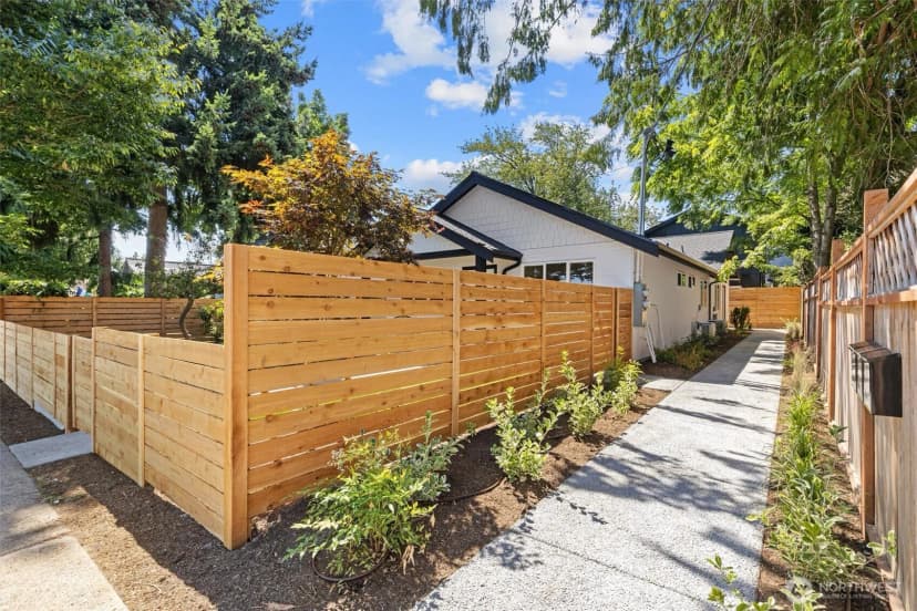 Property photo for 7711 34th Avenue Sw #b, Seattle photo 27