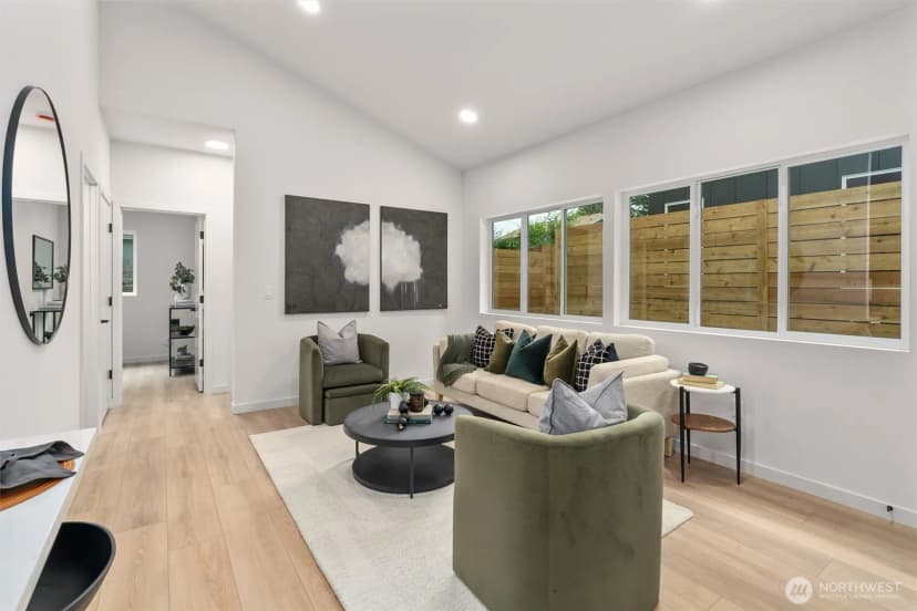 Property photo for 7711 34th Avenue Sw #b, Seattle photo 3