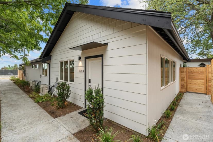 Property photo for 7711 34th Avenue Sw #b, Seattle