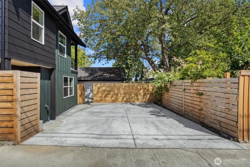 Property photo for 7711 34th Avenue Sw #b, Seattle photo 26