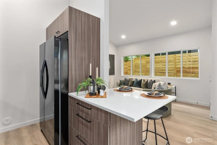 Property photo for 7711 34th Avenue Sw #b, Seattle photo 10