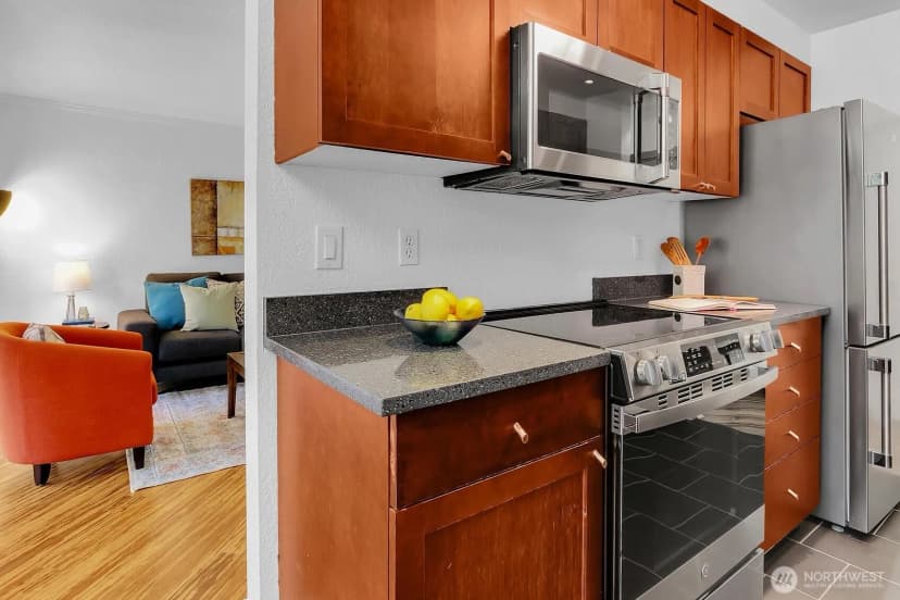 Property photo for 939 N 101st Street #101, Seattle photo 6