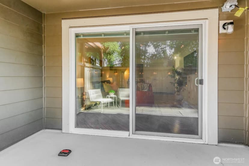 Property photo for 939 N 101st Street #101, Seattle photo 11