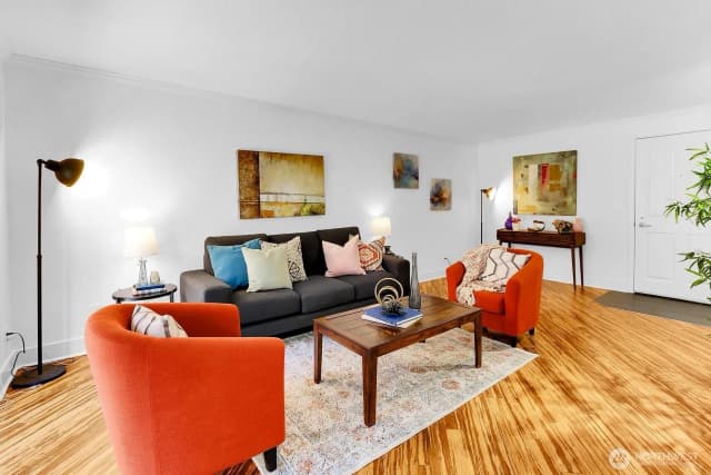 Property photo for 939 N 101st Street #101, Seattle photo 4