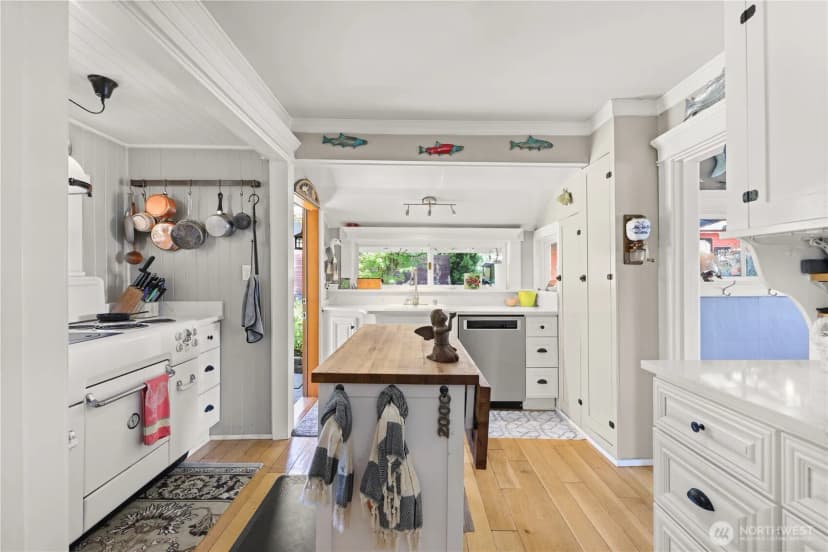 Property photo for 10205 Sw Tillicum Lane, Vashon photo 6