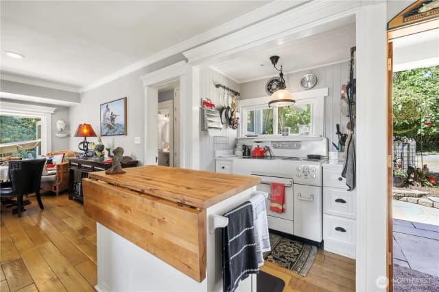 Property photo for 10205 Sw Tillicum Lane, Vashon photo 5