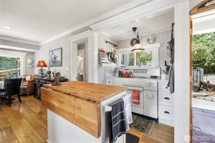 Property photo for 10205 Sw Tillicum Lane, Vashon photo 5