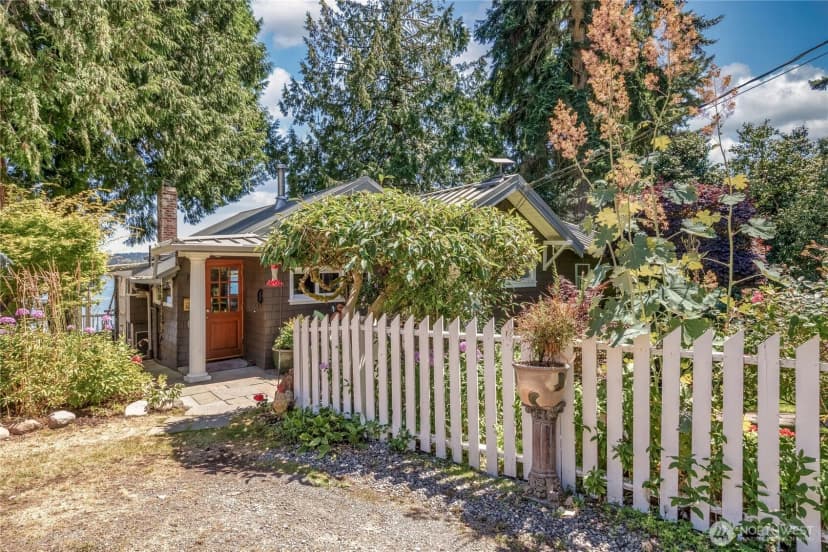 Property photo for 10205 Sw Tillicum Lane, Vashon photo 2