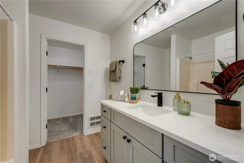 Property photo for 6916 Rainier Drive #b, Everett photo 23