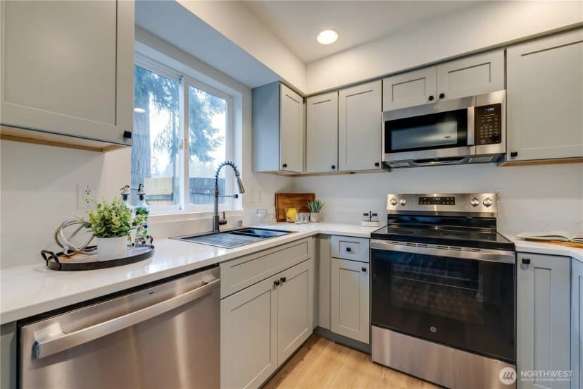 Property photo for 6916 Rainier Drive #b, Everett photo 17