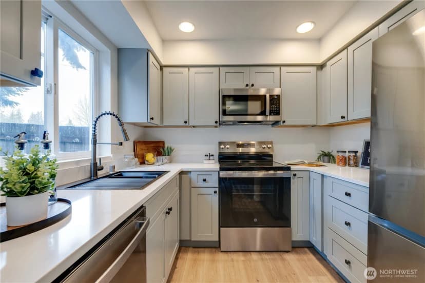 Property photo for 6916 Rainier Drive #b, Everett photo 14