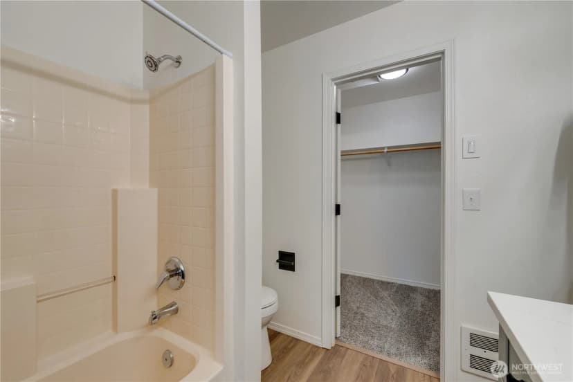 Property photo for 6916 Rainier Drive #b, Everett photo 24