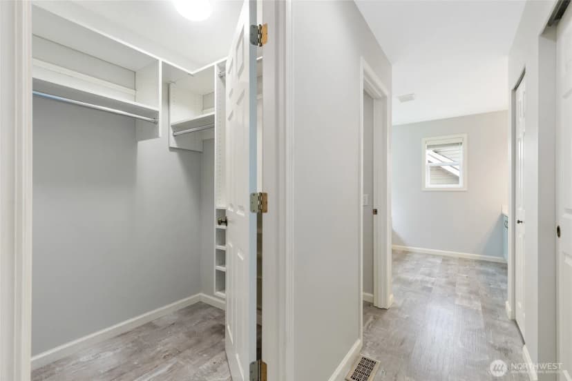 Property photo for 11524 40th Drive Se, Everett photo 15