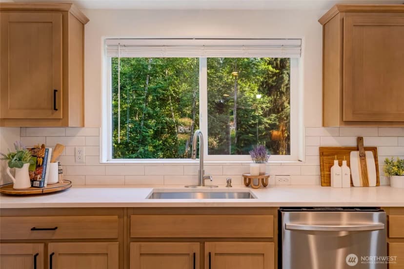 Property photo for 11426 Chain Lake Road, Snohomish photo 8