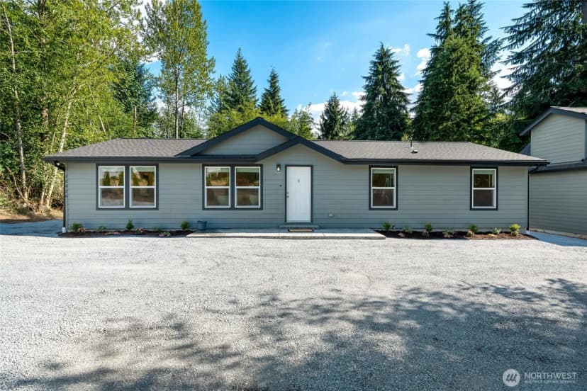 Property photo for 11426 Chain Lake Road, Snohomish photo 2