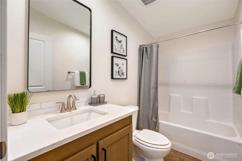 Property photo for 11426 Chain Lake Road, Snohomish photo 15