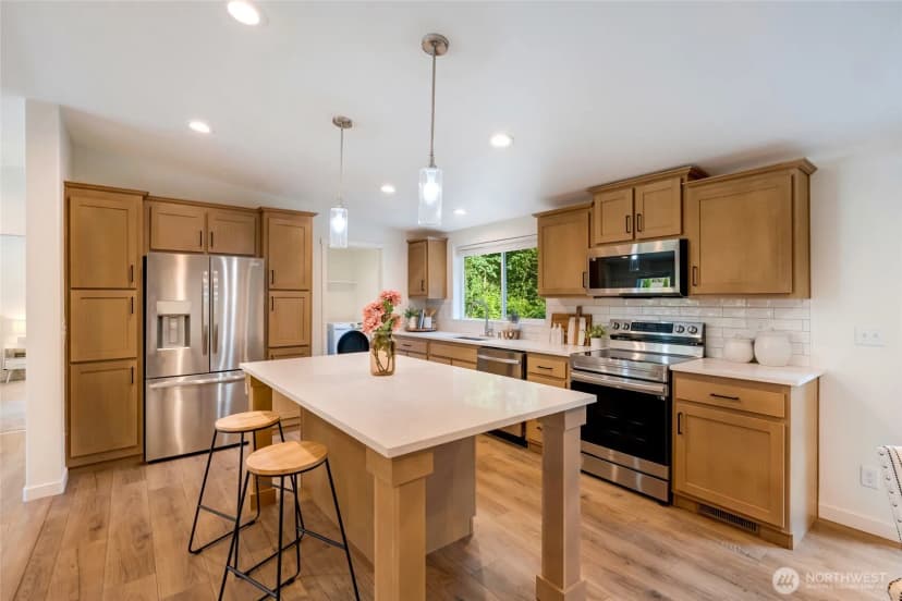 Property photo for 11426 Chain Lake Road, Snohomish photo 7