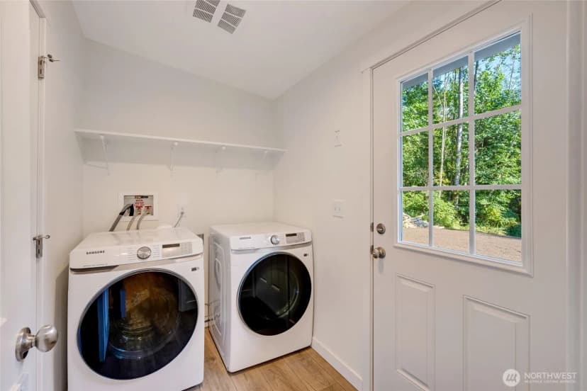 Property photo for 11426 Chain Lake Road, Snohomish photo 16