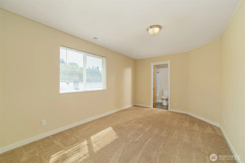 Property photo for 238 Sw 154th S, Burien photo 11