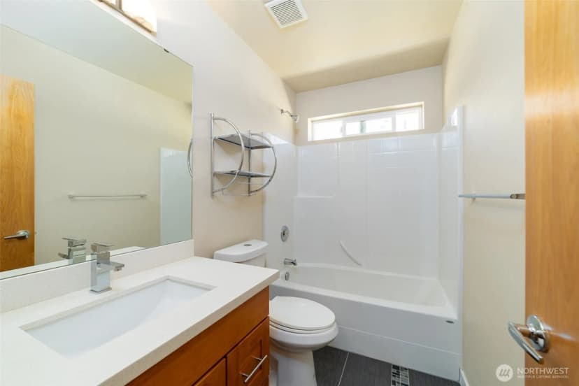 Property photo for 238 Sw 154th S, Burien photo 15