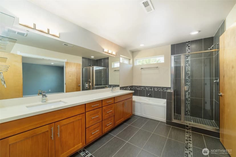Property photo for 238 Sw 154th S, Burien photo 9