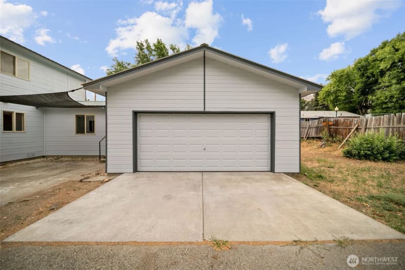 Property photo for 706 S Western Ave, Wenatchee photo 35