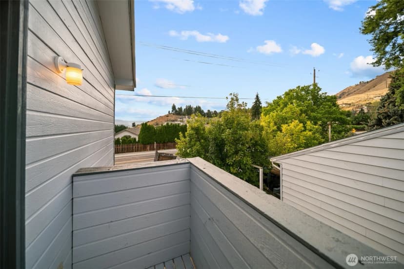 Property photo for 706 S Western Ave, Wenatchee photo 15