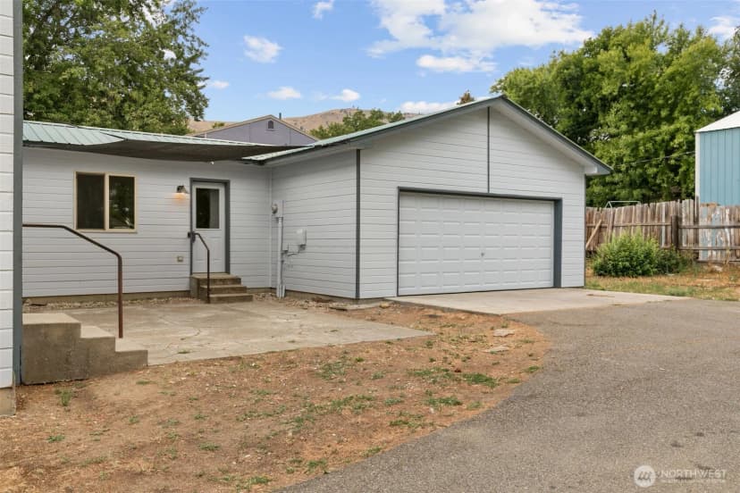 Property photo for 706 S Western Ave, Wenatchee photo 37