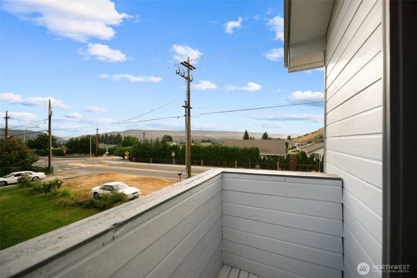 Property photo for 706 S Western Ave, Wenatchee photo 33