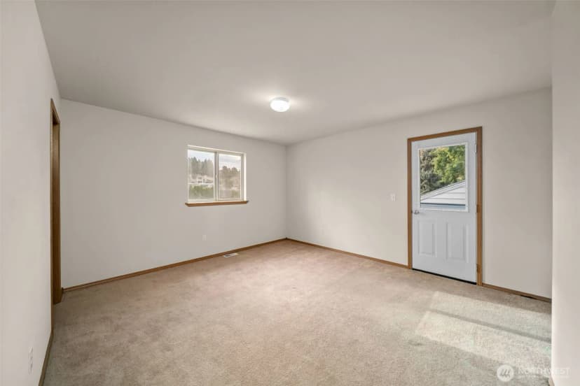 Property photo for 706 S Western Ave, Wenatchee photo 12