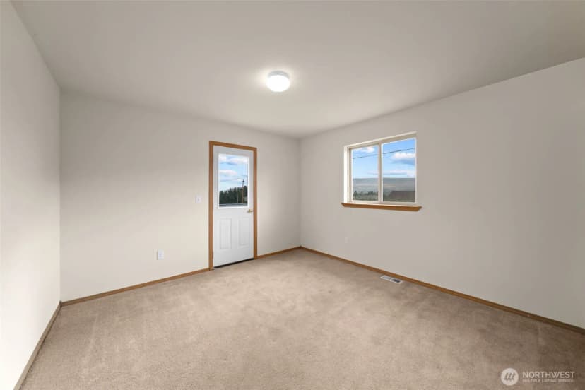 Property photo for 706 S Western Ave, Wenatchee photo 31
