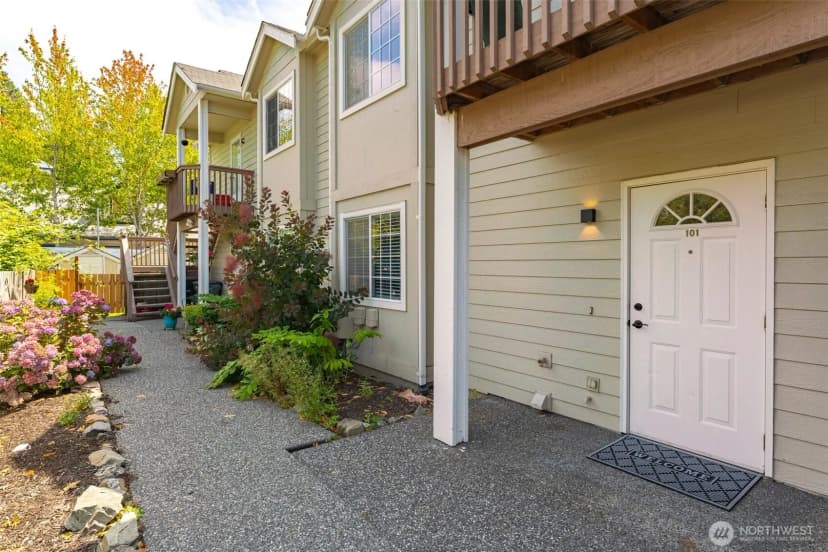 Property photo for 3374 Southbend Place #101, Bellingham photo 12