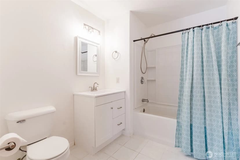 Property photo for 3374 Southbend Place #101, Bellingham photo 24