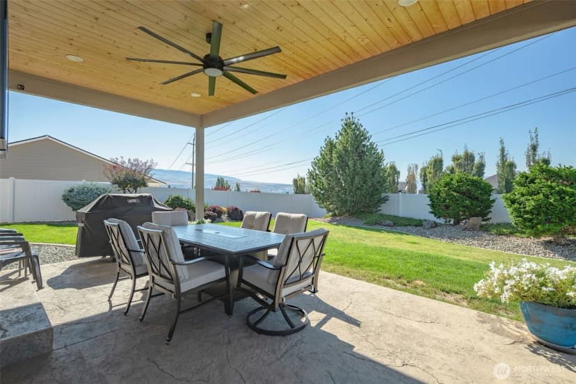 Property photo for 826 Autumn Crest Drive, Wenatchee photo 38