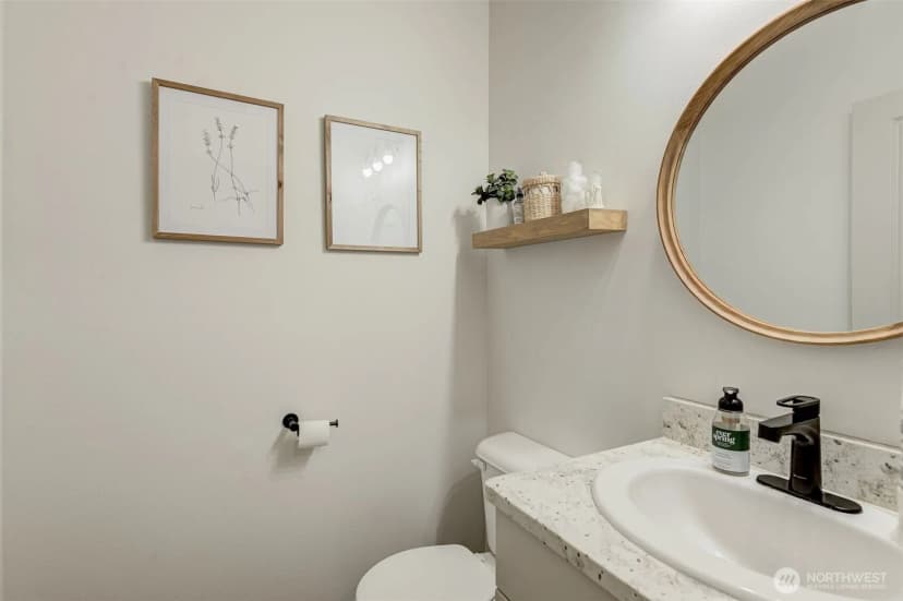 Property photo for 826 Autumn Crest Drive, Wenatchee photo 18
