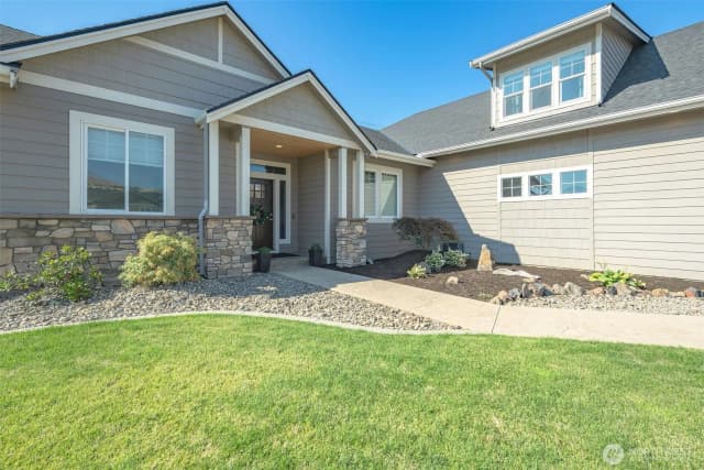 Property photo for 826 Autumn Crest Drive, Wenatchee photo 5
