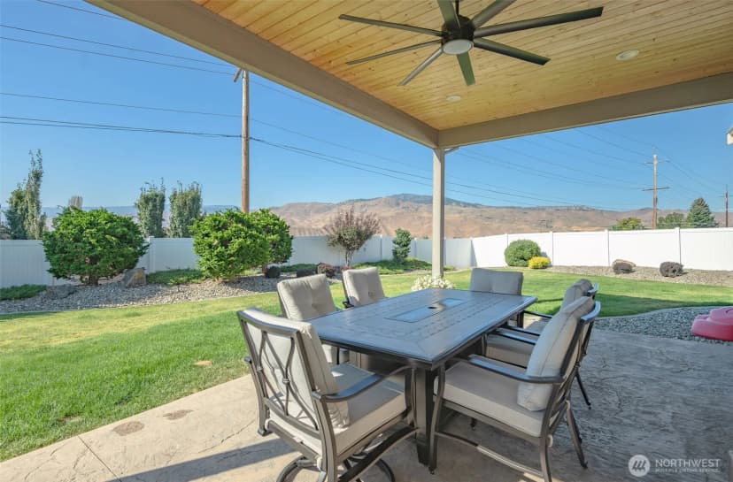 Property photo for 826 Autumn Crest Drive, Wenatchee photo 37