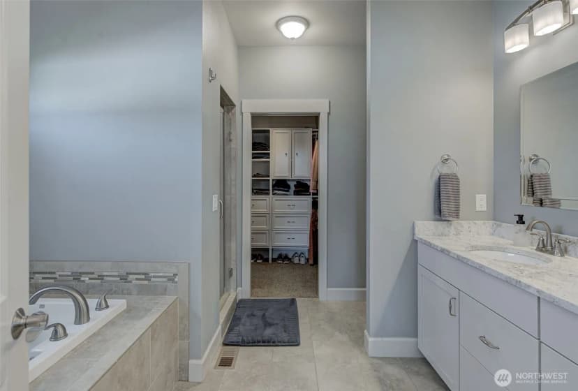 Property photo for 826 Autumn Crest Drive, Wenatchee photo 27
