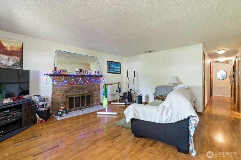 Property photo for 7010 148th Street E, Puyallup photo 5
