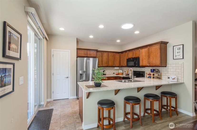 Property photo for 8235 Ridgefield Avenue Ne, Lacey photo 9