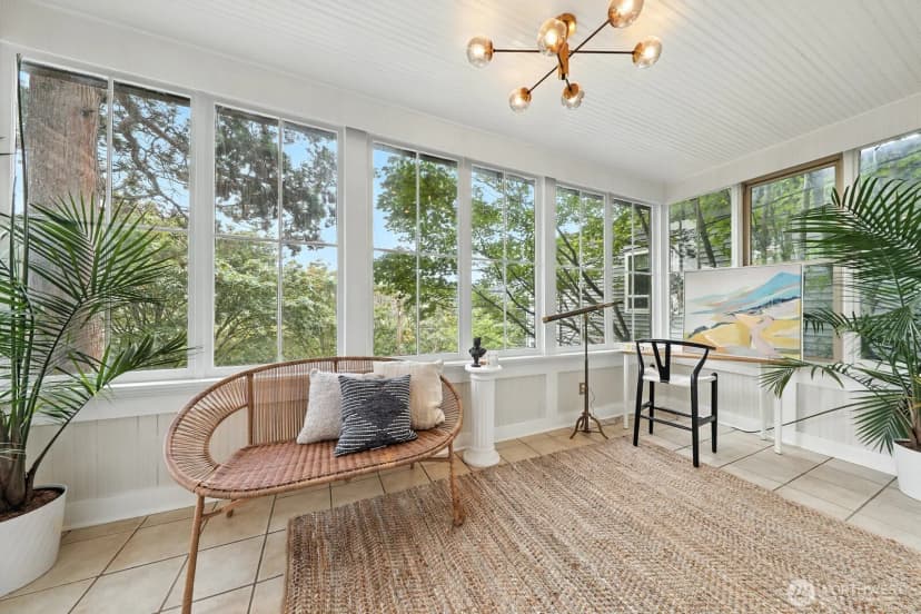 Property photo for 2560 Gilman Drive W, Seattle photo 3
