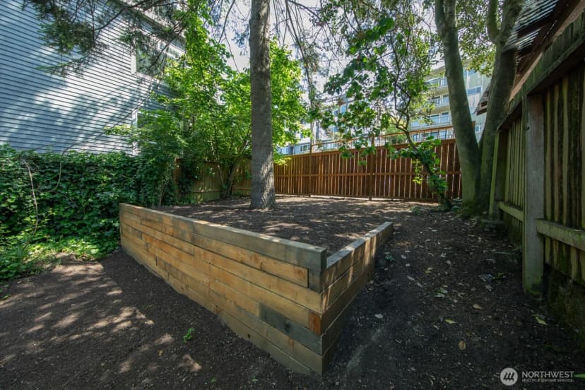 Property photo for 2560 Gilman Drive W, Seattle photo 15