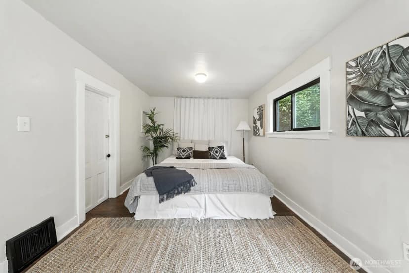 Property photo for 2560 Gilman Drive W, Seattle photo 21